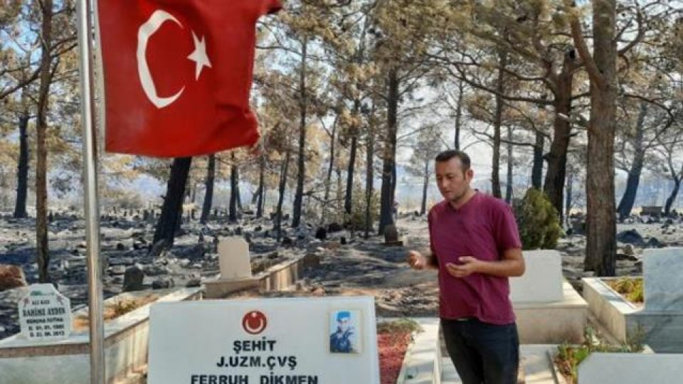 Mersin'deki yangında şehit kabri ve Türk bayrağı yanmadı